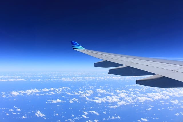 É possível viajar bem e economizando mesmo com a crise. Foto: CC0 Public Domain
