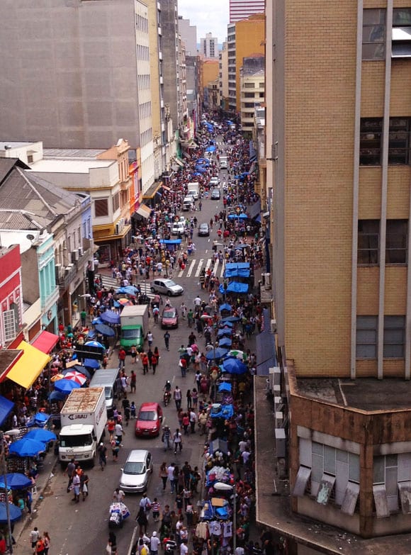 Rua 25 de Março: sempre cheia em qualquer época do ano. Foto: Blog Vambora!