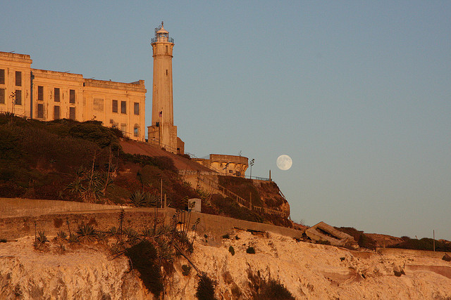 Alcatraz. Foto: LeeLeFever, Flickr Alcatraz a noite