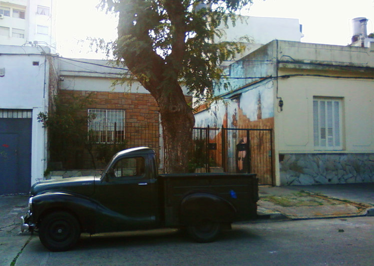 Carros antigos em Montevidéu. Foto: GC/Blog Vambora