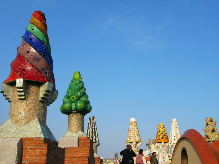 Chaminés/obras de arte, na cobertura do Palácio Guell. Foto: GC/Blog Vambora!