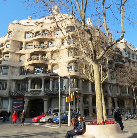 Fachada da La Pedrera de Gaudí. Foto: GC/Blog Vambora!