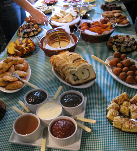 Café colonial em Gramado. Foto: GC/Blog Vambora!