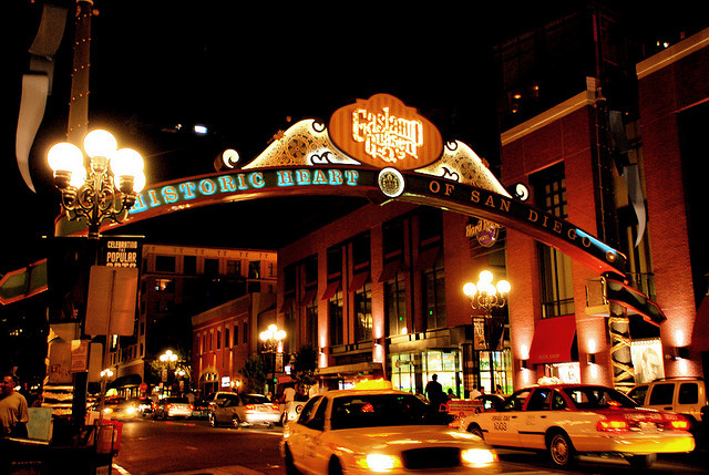 Região de Gaslamp Quarter, cheia de bares e restaurantes. Foto: rubyshoes, Flickr