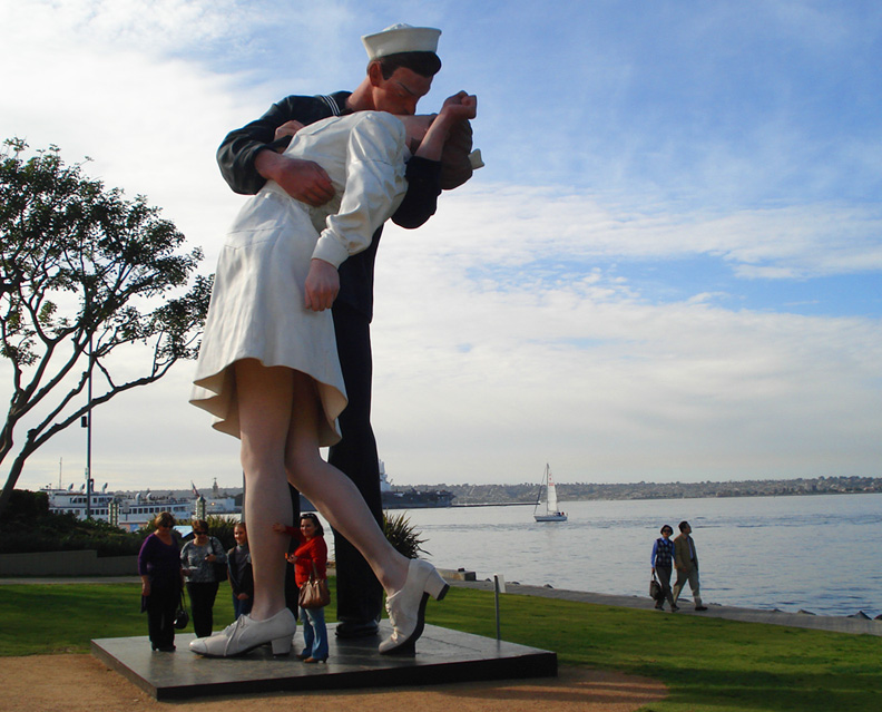 Estátua marinheiros em San Diego. Foto: AdrB/Blog Vambora!