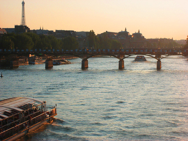 river_sena_paris_Fun-with-Frenchie_Flickr Paris, a cidade dos sonhos de muita gente. Foto: Fun with Frenchie, Flickr