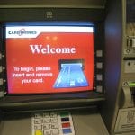 Vivendo e aprendendo: Como sacar dinheiro no exterior, passo a passo