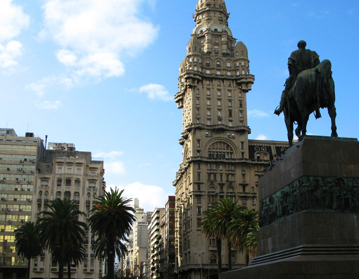 Centro da cidade de Montevidéu, no Uruguai. Foto: GC/Blog Vambora!