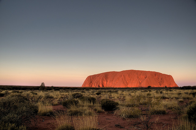 Uluru no outback australiano. Foto: nosha, Flickr