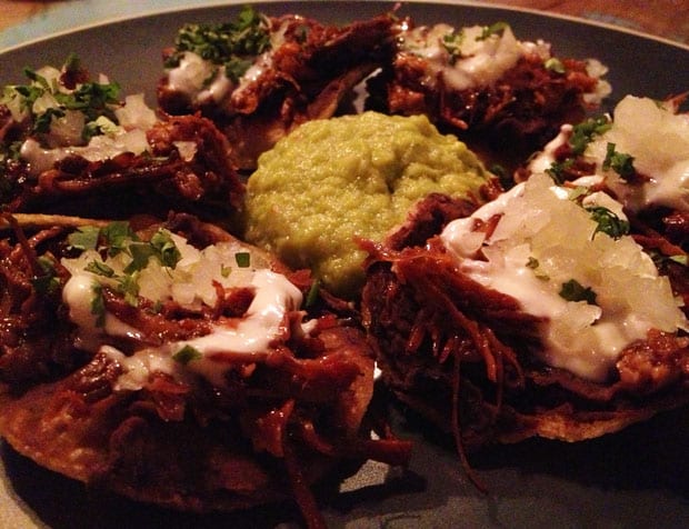 Taquitos de rabada no Hecho en Mexico. Foto: Blog Vambora!