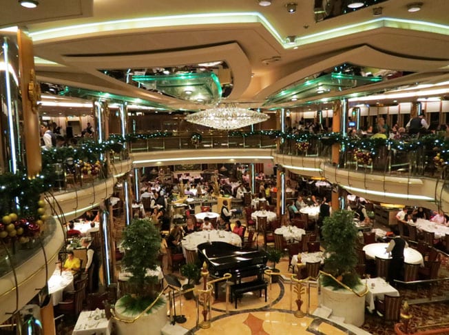 Restaurante principal Splendour of the Seas. Foto: Blog Vambora!