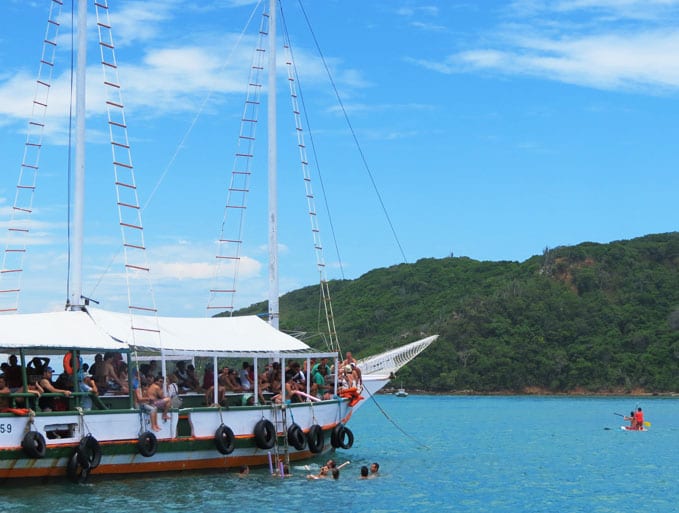 Passeio de escuna em Búzios. Foto: Blog Vambora!