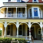 Lugares improváveis: Garden District – Entre mansões, flores e cemitérios em New Orleans Mansão sulista no Garden District