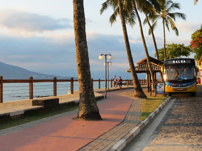 Onibus em Ilhabela