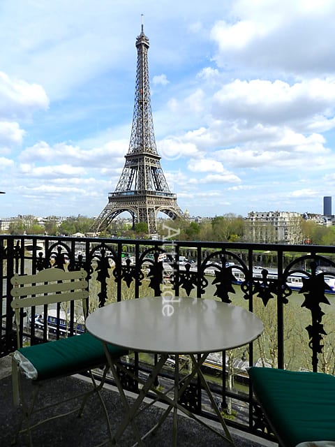 Apartamento em Paris com vista para Torre Eiffel. Foto: Divulgação/Paris Attitude