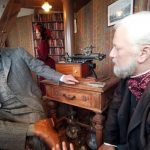 Lugares improváveis: Apartamento na Torre Eiffel – Veja como visitar! Apartamento Torre Eiffel