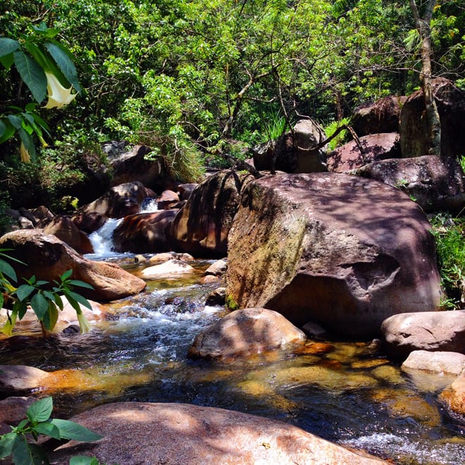 Rio que passa pela Pousada Casa Bonita em Visconde de Maua