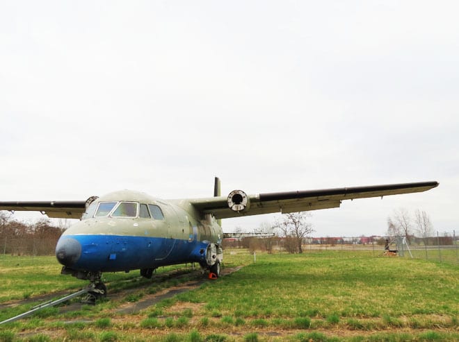 Antigo aviao no agora parque Tempelhof em Berlim