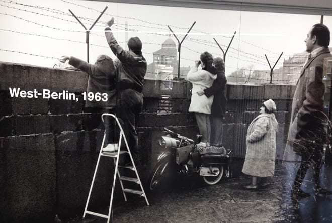 Foto exposta no Memorial do Muro de Berlim