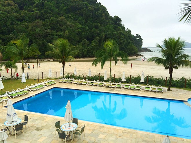 Vista da praia e Piscina do Beach Hotel Juquehy