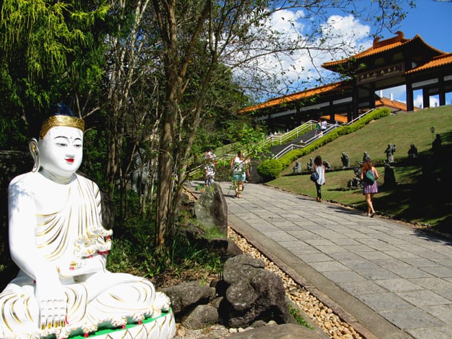 Templo Zu Lai bate e volta Sao Paulo