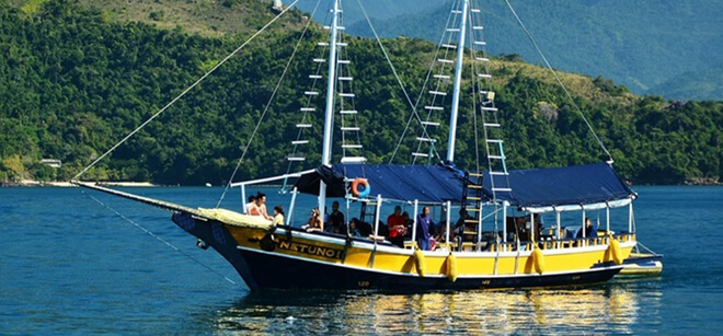 escuna em paraty