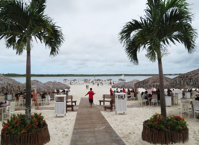 Alchymist Beach Club em Jericoacoara, na Lagoa do Paraíso. Foto: GC/Blog Vambora!