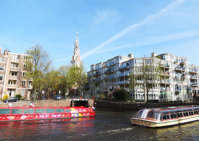 Passeio de barco pelos canais de Amsterdam