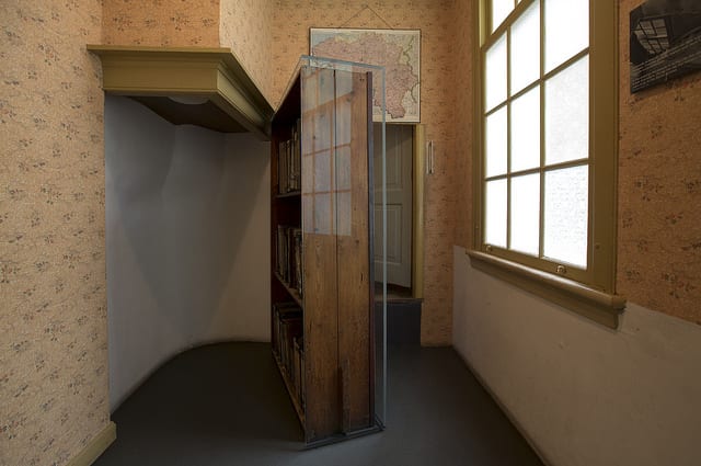 Acesso ao anexo secreto onde viveu Anne Frank por mais de 2 anos. Foto:© Anne Frank House / Photographer: Cris Toala Olivares