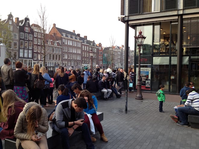 Fila na Casa de Anne Frank em Amsterdam. Foto: GC/Blog Vambora!