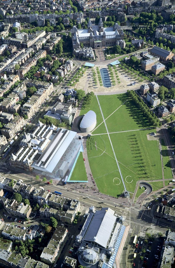 Overview Museumplein. Counterclock-wise from top Rijksmuseum, Van Gogh Museum, Stedelijk Museum, Concertgebouw. Photo KLM Carto_original