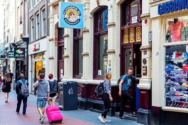 The Flying Pig Downtown Amsterdam: dá para vir tranquilamente a pé com as malas desde a estação central de Amsterdam. Foto: Divulgação