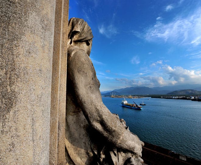 Bolsa do Café em Santos, com vista para o mar. Foto: Gino Pasquato