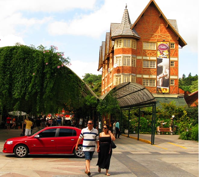 Aluguel de carro em Gramado: veja as dicas de melhores preços e como chegar na cidade