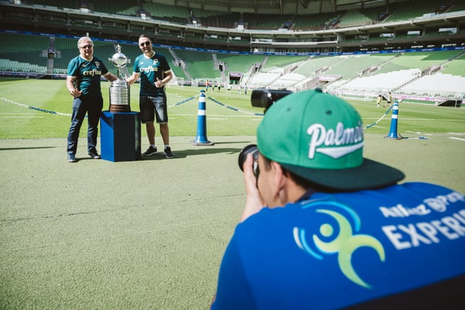 Foto com a taça da Libertadores Palmeiras 