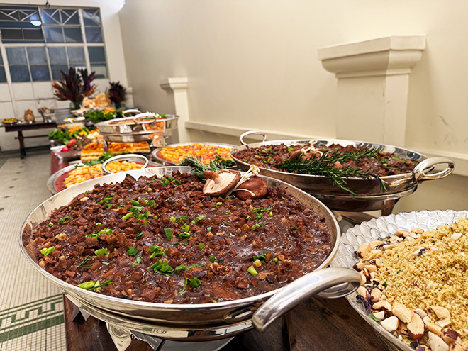 Buffet do brunch no mosteiro de são bento
