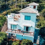 Descanso merecido: Airbnb no Rio de Janeiro – 8 hospedagens incríveis, da serra ao litoral! Casa Corazul em Arraial do Cabo