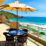 Descanso merecido: Litoral do Rio de Janeiro – Veja 16 Casas lindas para se hospedar Luxuosa Cobertura beira mar Praia Grande - Arraial do Cabo