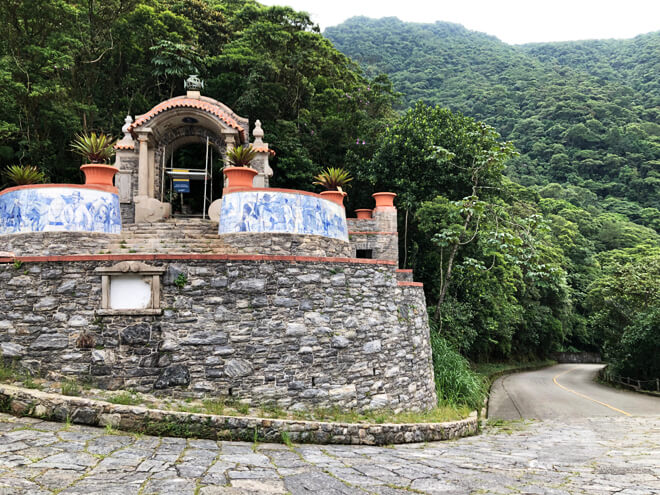 Monumento Padrao Lorena estrada velha de Santos