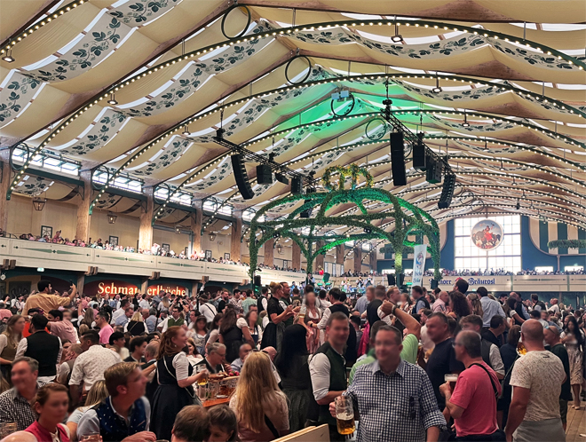 Tendas das cervejarias na Oktoberfest de Munique