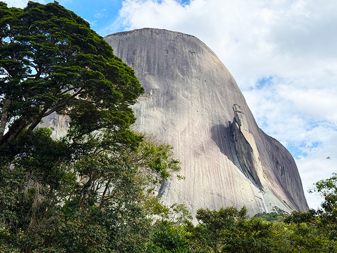 Rota do Lagarto com vista para a Pedra Azul